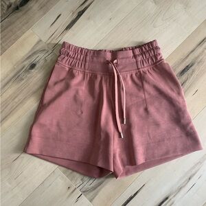 Lululemon soft ambitions high-rise shorts 4”.